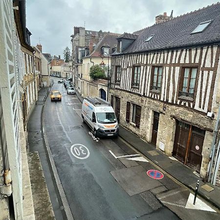 Apartamento Le Logis Des Remparts - Hyper Centre Compiègne Exterior foto